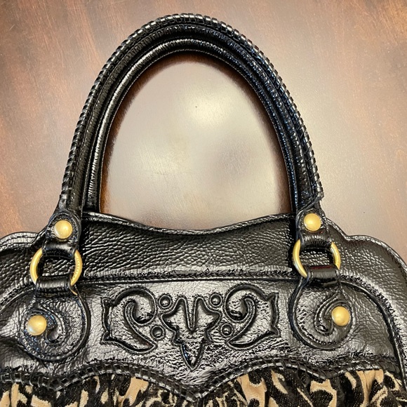 Isabella Fiore Tapestry Style Pattern Fabric and Black Patent Leather Hand bag. - Picture 4 of 8